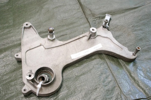 Auspuff schwinge 00g00300881 - auspuff,