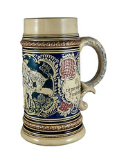 großer reliefierter Bierkrug