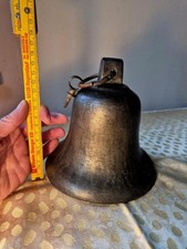 Antike Bronzeglocke, dunkel