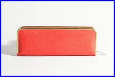 wunderschönes Rot Wildleder