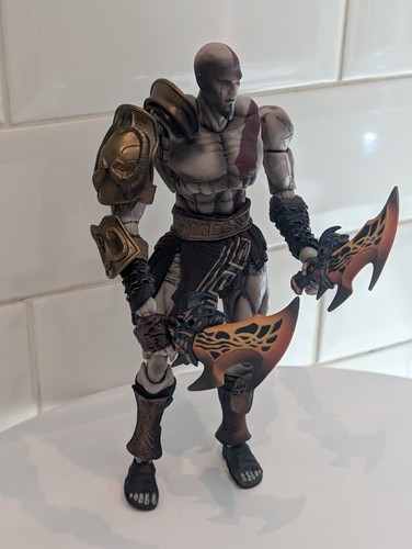 Play arts kai kratos god - play,