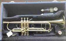 Trompete Bb von B&S „Challenger I-Serie, Modell 3137, blauer Koffer, Mundstück