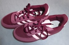 weinrote Sneaker von Adidas