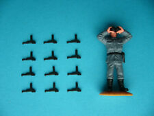 Timpo Figur Deutscher Soldat mit Fernglas schwarz black und 12 Pistolen - Luger 