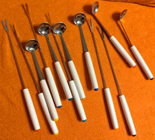 Fondue alte Löffeln und Gabeln mit HOLZ-Griff weiß/bunt, 60er J. VINTAGE Shabby.