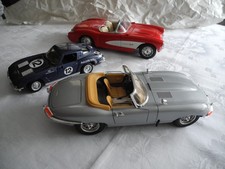 3 Modellautos Burago und Revell: Chevrolet und Jaguar 1/18 u. 1/24