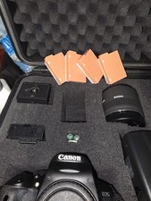 Canon EOS 650D Digitalkamera 4Akkus 3Objektive Blitz und Koffer Top Zustand