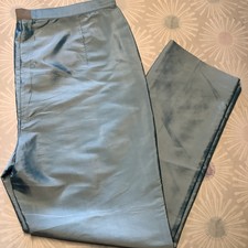 Hellblaue 7/8-Hose aus