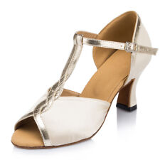 Damen Ballsaal Latein