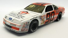 Ertl 1/18 Scale 7605 - Bulls's