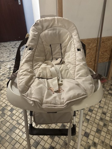 Hochstuhl mit baby - hochstuhl,