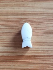 Weißer MAGNESIT Anhänger als