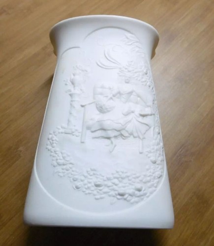 Weiße vase frau - auf, bank