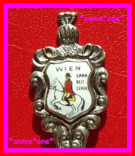 Emaille wappen - ꧁,