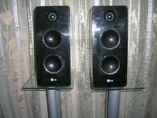 2 Regalboxen LG FAS 152 F, Holz, 160 Watt, 4 Ohm, schwarz lackiert.