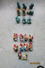 Konvolut verschiedene Figuren Dino, Gartenzwerge u.a.