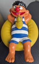 Badefigur Ernie aus