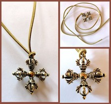 Halskette mit Messing Krone