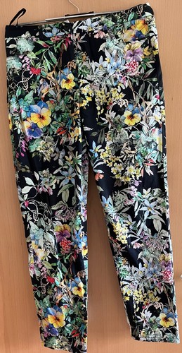 Mit blumen bunt bedruckte - mit,