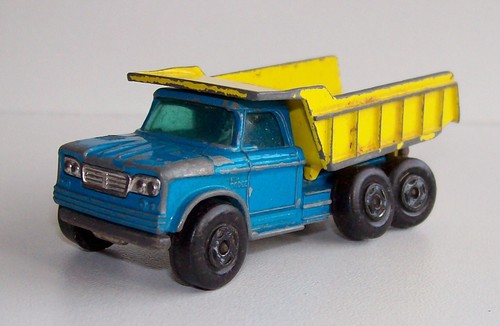 Matchbox auto dumper truck - truck, /