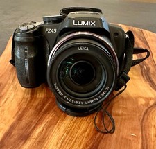 Panasonic LUMIX DMC-FZ45 mit Zubehörpaket