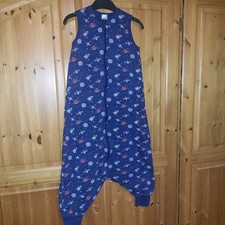 Alana Schlafsack mit Beinen