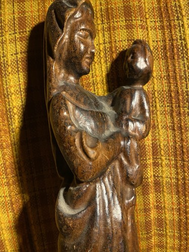 Handgeschnitzte madonna mit - madonna,