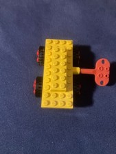 2 x LEGO Aufziehmotor gelb inkl. Schlüssel