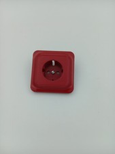 1x MERTEN ATELIER Steckdosen-Vollabdeckung rubinrot (562)