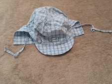 Süße Baby Mütze, Sonnenschutz, Gr 50/56, Nackenschutz, Ohrenschutz, name it