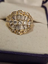 Schöner natürlicher Ring mit