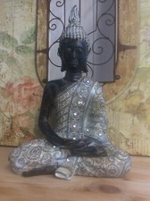 Buddha Dekofigur Garten Terrasse Thailand Feng Shui Silbergewand 23 cm