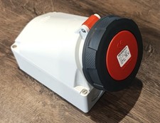 Mennekes 136A Wanddose 63A 5p 6h 400V IP67 NEU