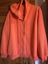 Sweatshirtjacke mit Struktur und Kapuze Neu!!!