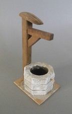 Brunnen 16 cm hoch Holzbrunnen Krippenzubehör zum Fertigmachen Basteln Holz