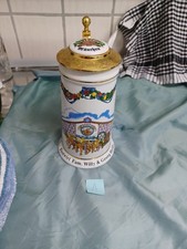 2 verschiedene OKTOBERFEST-KRÜGE MIT ZINNDECKEL HACKER-PSCHORR BRÄUROSL HEIDE