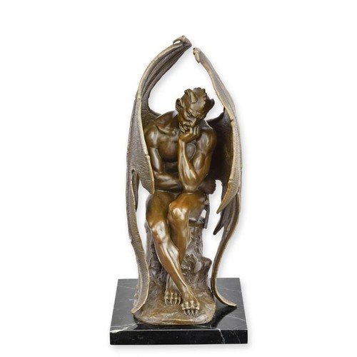 Bronzefigur nachdenklicher