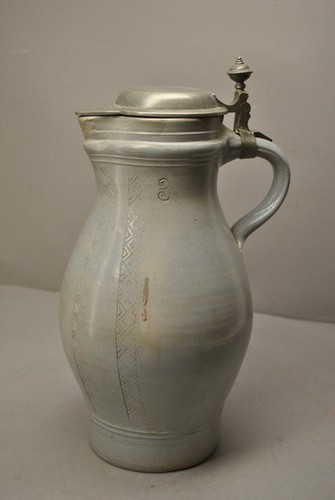 Antiker geritzter birnkrug - birnkrug, mit