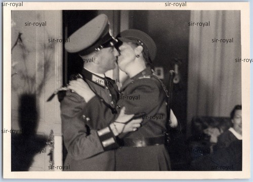 Wehrmacht soldat küsst frau - wehrmacht,