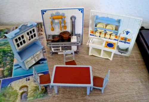 Puppenhausküche mit tisch und - mit,