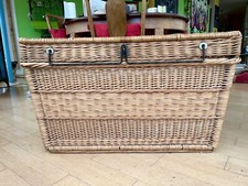 Rattan Truhe von FIXI L.F.H. groß mit Deckel, Griffe und Metallscharniere