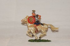 Elastolin angreifender Römer