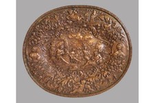 Großes Relief-Tablett, um