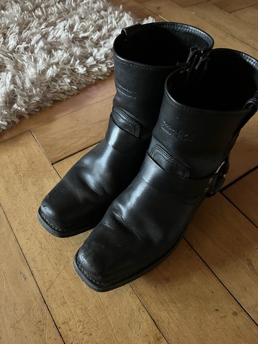 Harley davidson biker - harley, boots