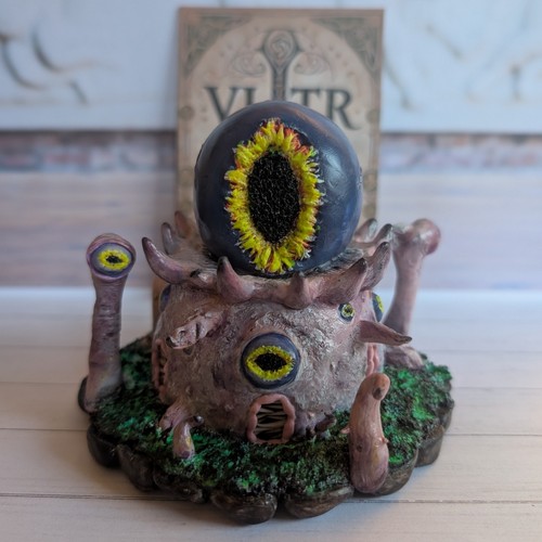 Thun sculpture handmade - c'thun,