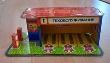 DDR Spielzeug Blechspielzeug UdSSR Tankstelle Werkstatt Sowjetunion CCCP SU