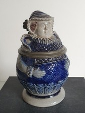 Antiker Bierkrug Patrizier Dame Adel Figurenkrug Steinzeug Westerwälder um 1900