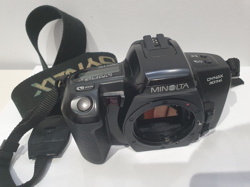 Minolta dynax 303si - minolta,