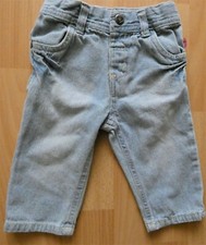 Baby-Jeans Gr. 68 blau mit Kontrastnähten - Nietenknopf Herz