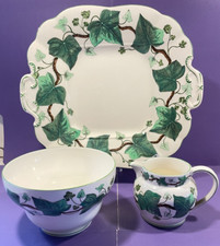 Wedgwood NAPOLEON IVY Queen's